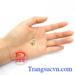 Mặt dây chuyền đến từ Hàn Quốc với phong cách mới lạ, độc đáo trên từng chi tiết sản phẩm sẽ mang đên sự nhẹ nhàng tinh tế trong phong cách của bạn,Mặt Dây Chuyền Hàn Quốc Đẹp