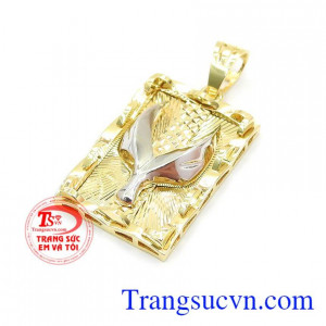 Mặt dây chuyền mạnh mẽ, cá tính dễ dàng kết hợp với nhiều loại kiểu dáng dây chuyền khác nhau