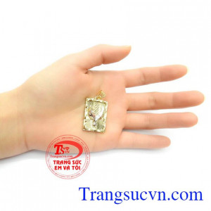Mặt dây chuyền nam chạm khắc vàng 10k sáng bóng đảm bảo chất lượng hợp thời trang, sang trọng và phong thủy