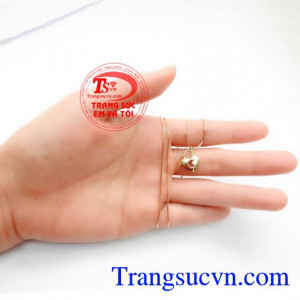 là sự kết hợp đầy độc đáo và sáng tạo mang lại nét dịu dàng mới mẻ cho bộ dây,Bộ Dây Chuyền Chìa Khóa Trái Tim