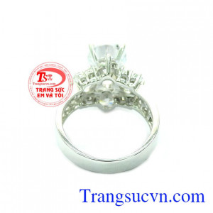 Nhẫn Nữ Kim Cương Phong Cách