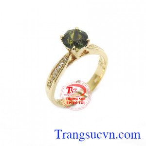 Nhẫn nữ sapphire may mắn là sản phẩm đá Sapphire thiên nhiên