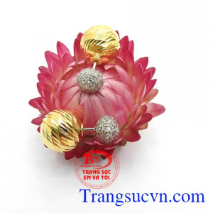 Hoa tai đẹp cách điệu