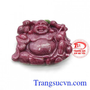 Mặt dây Ruby phật di lặc là sản phẩm đá Ruby thiên nhiên, có giấy kiểm định. Ruby thiên nhiên mang nguồn năng lượng tốt, mang ý nghĩa bình yên và may mắn.