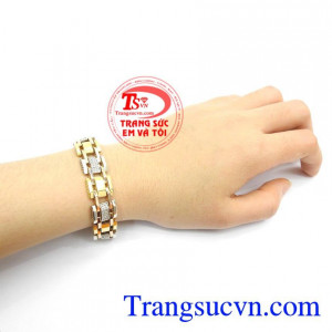 Dễ dàng kết hợp với nhiều phong cách thời trang khác nhau. Lắc Nam Nhập Ý Sang Trọng