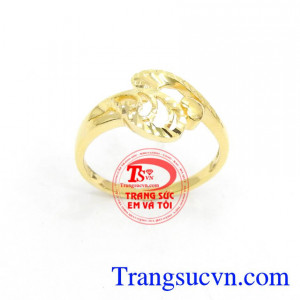 Nhẫn Nữ Họa Tiết Mới Lạ được chế tác bằng công nghệ cao với từng đường nét độc đáo, tinh tế phù hợp phong cách thời trang phái đẹp