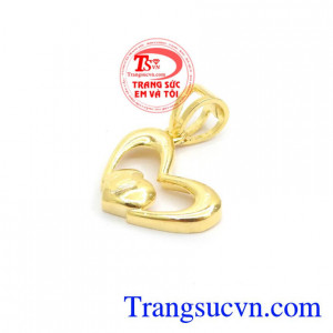 Mặt Dây Trái Tim Trang Nhã chế tác công nghệ cáo với đường nét mới lạ, độc đáo, phù hợp nhiều kiểu dáng dây chuyền khác nhau,Mặt Dây Trái Tim Trang Nhã