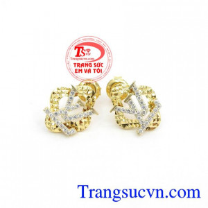 Hoa Tai Vàng 18k Quý Phái mẫu mã đẹp, chất lượng cao thương hiệu Em Và Tôi. 