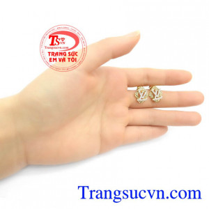 Là món quà tuyệt vời dành tặng người bạn yêu thương những dịp ý nghĩa. Hoa Tai Vàng 18k Quý Phái