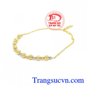 Lắc Chân Vàng Nhập Ý Đẹp kiểu dáng mới lạ trang nhã cho bạn gái,với thiết kế mới lạ sẽ tạo nên nét riêng trong phong cách của bạn.
