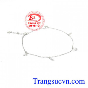 Lắc Chân Ý Vàng Trắng Nhỏ Xinh nhập khẩu nguyên chiếc từ Ý, thiết kế nhẹ đơn giản, nhẹ nhàng trong từng chi tiết, được nhiều phái đẹp ưa chuộng.