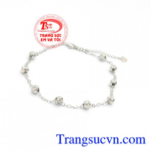 Lắc Chân Nhập Khẩu Bền Đẹp nhập khẩu nguyên chiếc từ Italy, thiết kế tinh xảo, sắc nét mang đến sự mới mẻ nhẹ nhàng cho mỗi sản phẩm. 