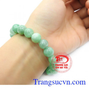 Chuỗi hạt ngọc cẩm thạch.