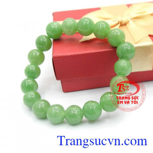 Nhưng nay, ngọc cẩm thạch đã sử dụng vô cùng phổ biến với nhiều màu sắc, giá thành và kiểu dáng khác nhau.