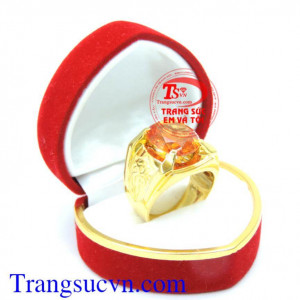 Thạch Anh mang lại tiền tài . Nhẫn thạch anh vàng phù hợp cho những người kinh doanh, thường xuyên giao tiếp với nhiều người. Đem lại sự tự tin, sang trọng cho người đeo nhẫn.