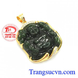 Mặt Phật Di Lặc Bọc Vàng Tài Lộc được chế tác tinh xảo, sắc nét