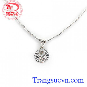 Mặt dây vàng trắng 18 đẹp