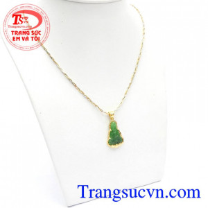 Bộ Dây Chuyền Phật Bà Từ Bi là sự kết hợp giữa dây chuyền Ý 18k sang trọng và mặt dây phật bà ngọc Phỉ Thúy bọc vàng 14k, tạo nên sự nhẹ nhàng, sang trọng cho bộ dây,Bộ Dây Chuyền Phật Bà Từ Bi