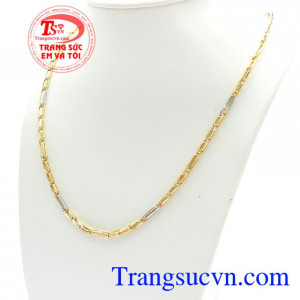 Dây Chuyền Nam Vàng Tây Phong Cách thương hiệu Em Và Tôi uy tín chất lượng, kiểu dáng phù hợp phong cách mạnh mẽ, nam tính phái mạnh,dễ dàng kết hợp nhiều phong cách thời trang khác nhau.