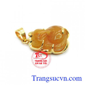 Hồ ly là biểu tượng của sắc đẹp, sự khôn khéo và quyền lực, mang lại nhiều may mắn trong đường tình duyên,Mặt dây hồ ly may mắn