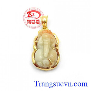 Mặt dây tì hưu ngọc là sản phẩm tì hưu được chế tác từ ngọc cẩm thạch thiên nhiên mang lại nhiều may mắn, tiền tài và sức khỏe cho người đeo