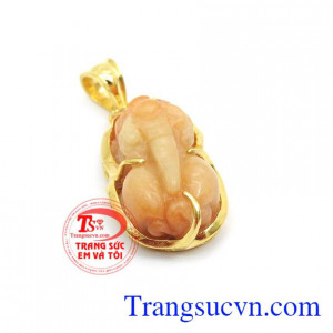 Mặt dây tì hưu sang trọng là sản phẩm mặt dây tì hưu bọc vàng mang đến sự sang trọng cho người đeo