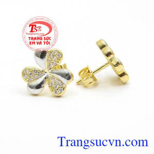 Mang lại vẻ đẹp quý phái cho người đeo. Hoa tai cỏ may mắn