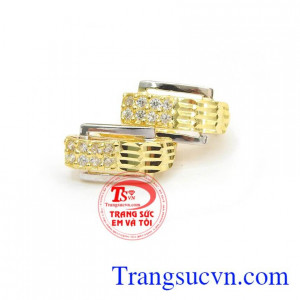 Hoa tai vàng tây thanh lịch là sản phẩm hoa tai được chế các công phu.