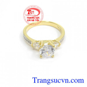 Với đường nét thiết kế độc đáo được nhiều người ưa chuộng. Nhẫn nữ vàng chất lượng cao, giao hàng toàn quốc