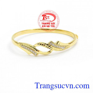 Vòng tay quý phái