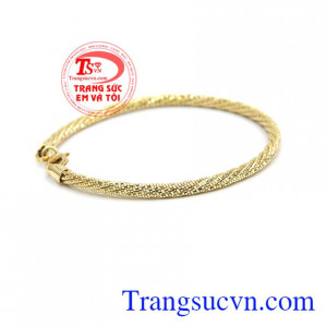 Sản phẩm thiết kế tinh tế, sang trọng được các chị em phụ nữ ưa thích. Vòng tay Italy xinh xắn