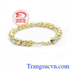 Lắc tay bi đẹp là sản phẩm lắc tay vàng kiểu dáng mới, trẻ trung, xinh xắn mà rất sang trọng.