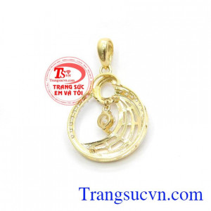 đường nét tinh tế, sang trọng được các bạn gái ưa thích,Mặt dây mặt trăng đẹp