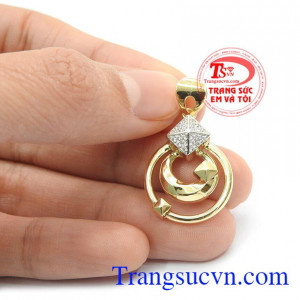 Công ty trang sức em và tôi chuyên cung cấp các sản phẩm đá quý, đá phong thủy, vàng, bạc, ngọc trai,Mặt dây vàng tinh tế
