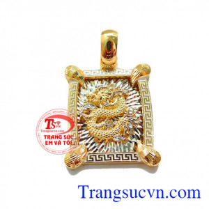 Mặt dây nam là một trong những phụ kiện không thể thiếu đối với phái mạnh