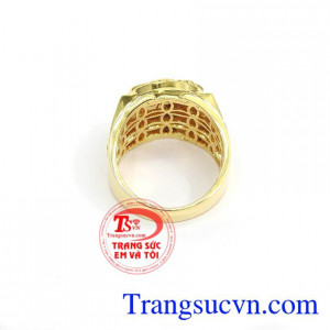 Nhẫn nam vàng tây thuộc thương hiệu Em Và Tôi uy tín chất lượng, giao hàng toàn quốc.