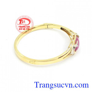 Vòng Tay Bình An May Mắn chế tác tinh xảo, sắc nét.