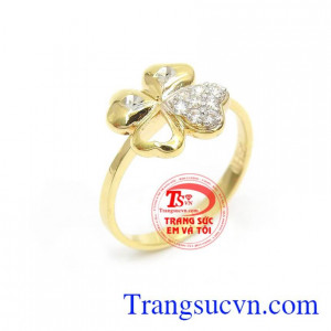 Nhẫn cỏ 4 lá xinh xắn là sản phẩm nhẫn được chế tác 3D, tinh tế, sang trọng