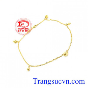 lắc chân vàng tây là sản phẩm được nhiều phái đẹp ưa chuộng phù hợp làm quà tặng trong các dịp ý nghĩa.