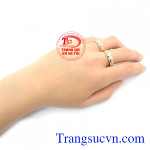 Nhẫn cưới vàng vàng tây đẹp sang trọng kinh tế cho đôi bạn trẻ