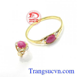 Bộ trang sức nữ đẹp, Bộ Trang Sức Ruby Độc Đáo gồm vòng tay và nhẫn được đính đá Ruby nhẹ nhàng tinh tế, được phái đẹp đặc biệt ưa chuộng,Bộ Trang Sức Ruby Độc Đáo