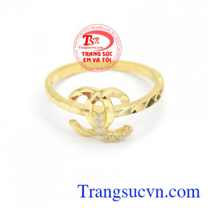 Nhẫn nữ sáng bóng đẹp là món quà ý nghĩa dành tặng bạn gái, sản phẩm bảo hành 6 tháng, giao hàng nhanh trên toàn quốc.