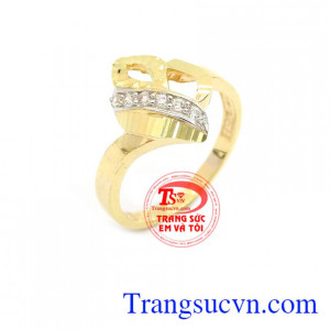 Nhẫn nữ đẹp tinh tế là sản phẩm nhẫn nữ đẹp, thiết kế trẻ trung, sang trọng mang đến vẻ đẹp cho phái nữ