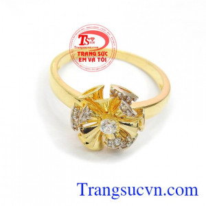 Nhẫn nữ đẹp quý phái là món quà ý nghĩa dành tặng bạn gái, bảo hành 6 tháng, giao hàng nhanh trên toàn quốc