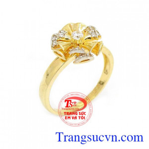 Nhẫn nữ đẹp quý phái là sản phẩm được chế tác 3D đẹp tinh tế, sắc nét