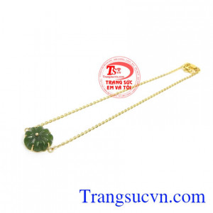 Ngọc Cẩm Thạch thiên nhiên còn có tác dụng bình an, vui vẻ cho chủ nhân.