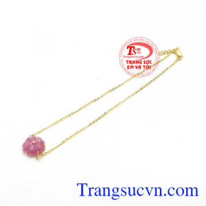Lắc Chân Nữ Ruby Hưng Vượng vì vậy rất được nhiều bạn gái ưa chuộng, phù hợp làm quà tặng những dịp ý nghĩa.