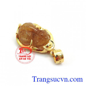 Tì hưu là biểu tượng may mắn về công danh, sự nghiệp. Mặt dây tì hưu chiêu lộc