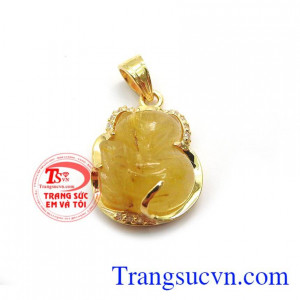 Mặt dây thạch anh tóc đẹp là sản phẩm được chế tác từ thạch anh thiên nhiên mang đến nhiều may mắn, năng lượng cho người đeo.