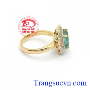 Sản phẩm nhẫn nữ gắn đá ngọc lục bảo có giấy kiểm định, bảo hành 12 tháng, giao hàng nhanh trên toàn quốc. Nhẫn nữ gắn đá ngọc lục bảo